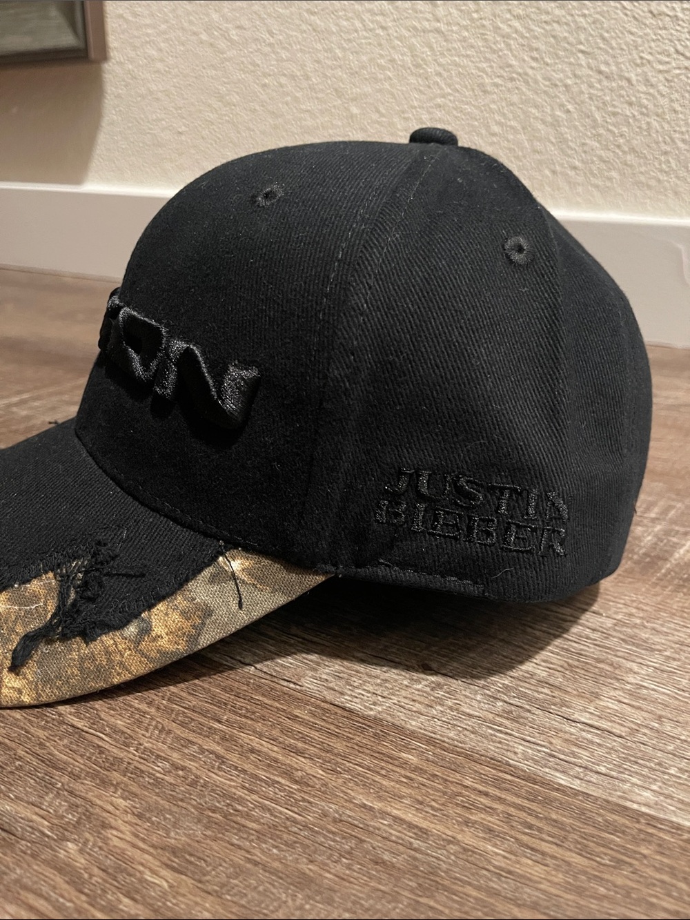 Justin Bieber Skylrk Coachella Yukon Hat - Picture 5 of 7
